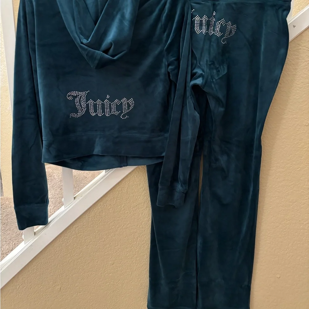 Juicy Couture  NWT Women's  SEA Velour tracksuit set - Picture 5 of 9